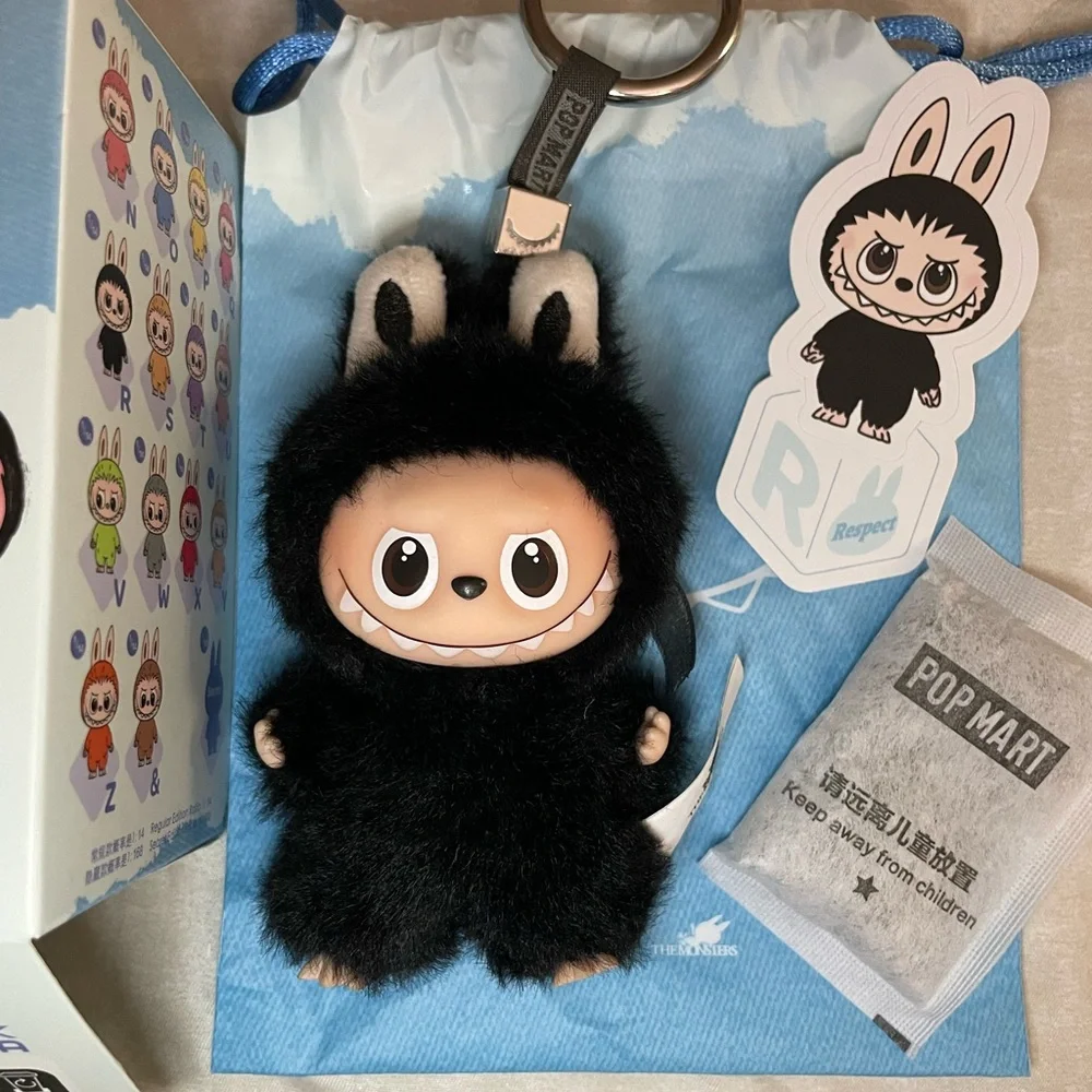 Labubu Pin for Love - R - Picture 5 of 8